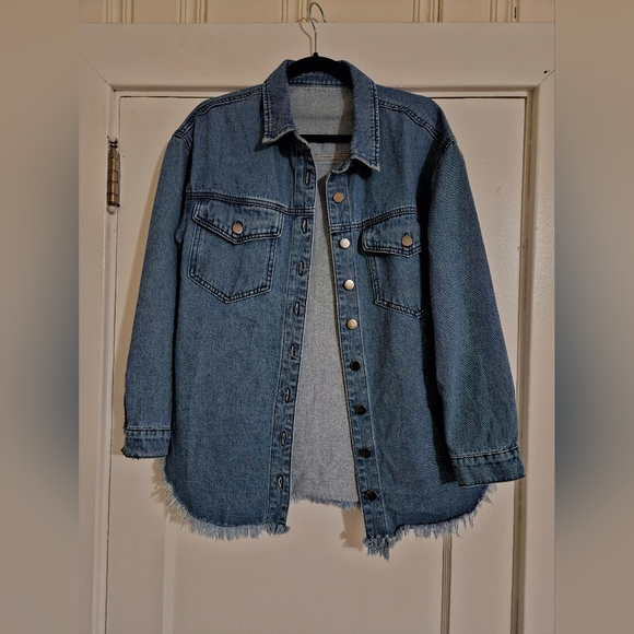 Source Unknown Jackets & Blazers - Denim Shacket. Size Small